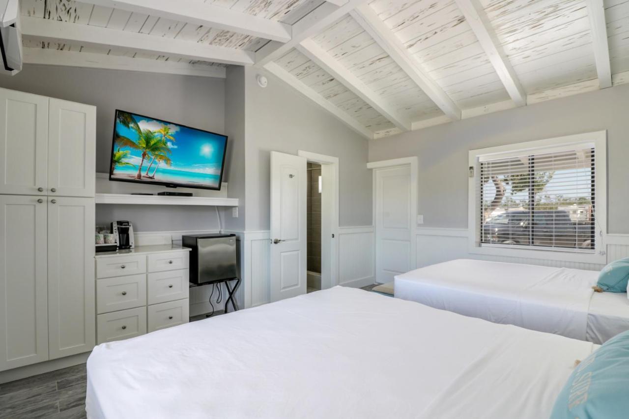 Fiesta Key Rv Resort Standard Room 1 Layton Exterior photo
